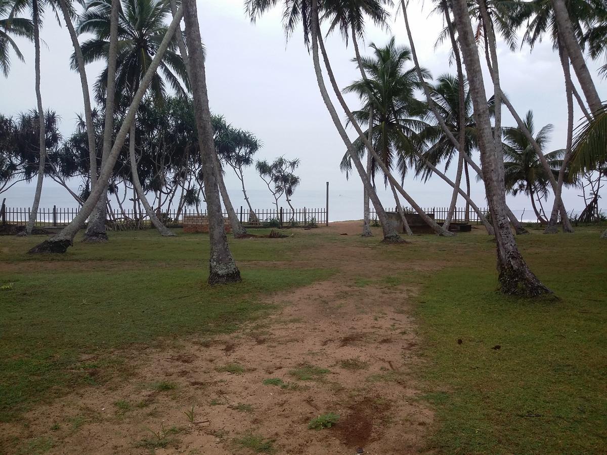 Darwins Beach Resort Tangalle Exterior photo