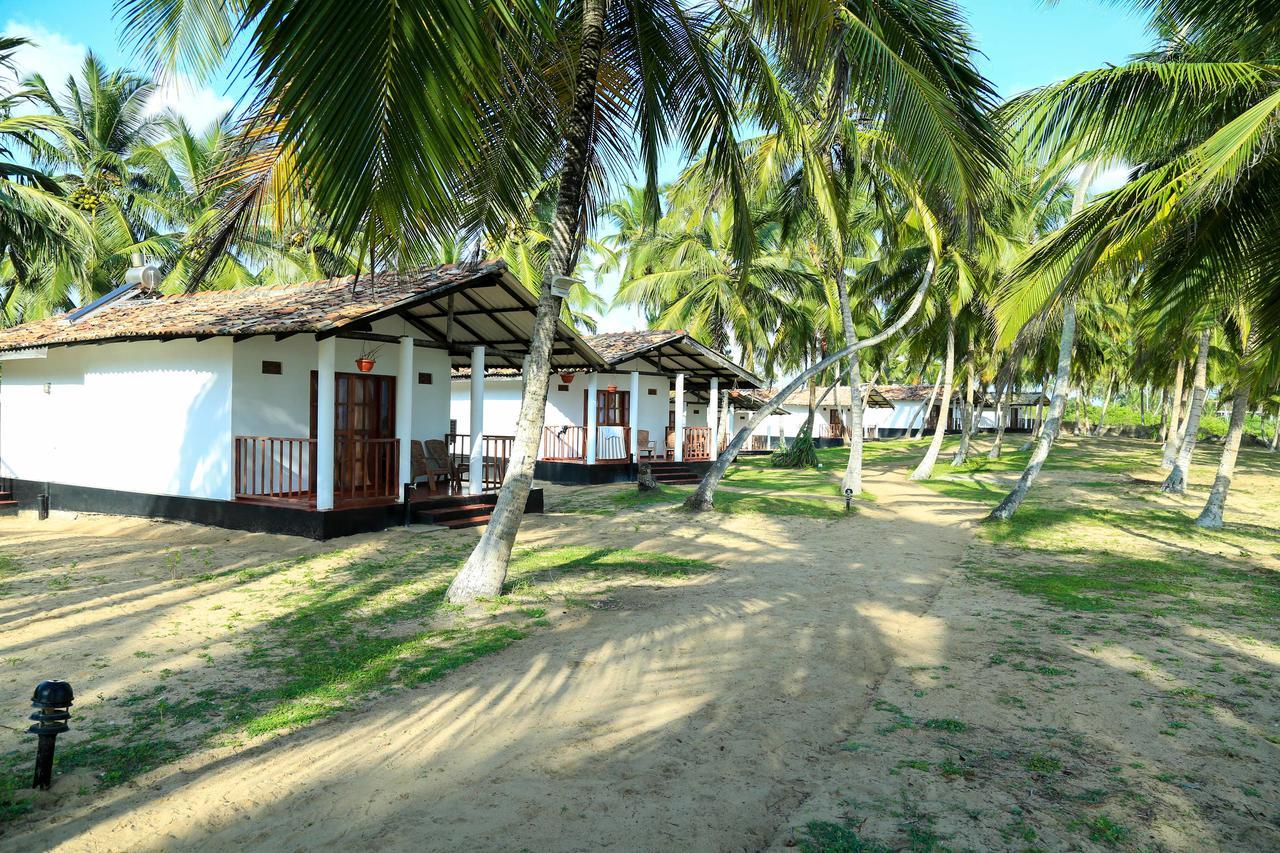 Darwins Beach Resort Tangalle Exterior photo