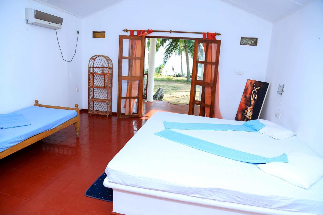 Darwins Beach Resort Tangalle Exterior photo
