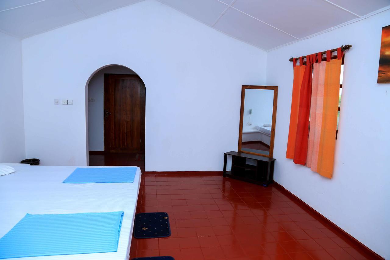 Darwins Beach Resort Tangalle Exterior photo