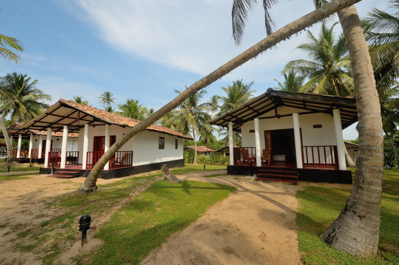 Darwins Beach Resort Tangalle Exterior photo