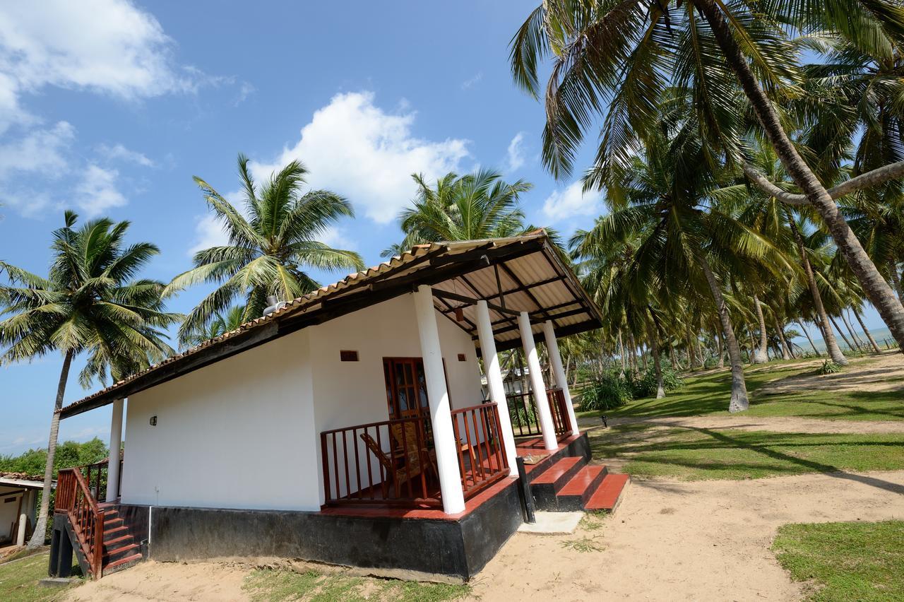 Darwins Beach Resort Tangalle Exterior photo